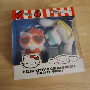 Hello Kitty Cinnamoroll Beach Fun Flocked Figures